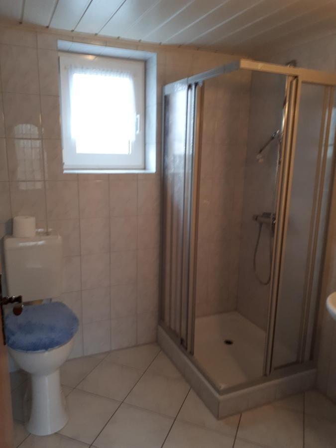 Preisbewusste Fuer 2 Personen U. Kleinkind Apartment