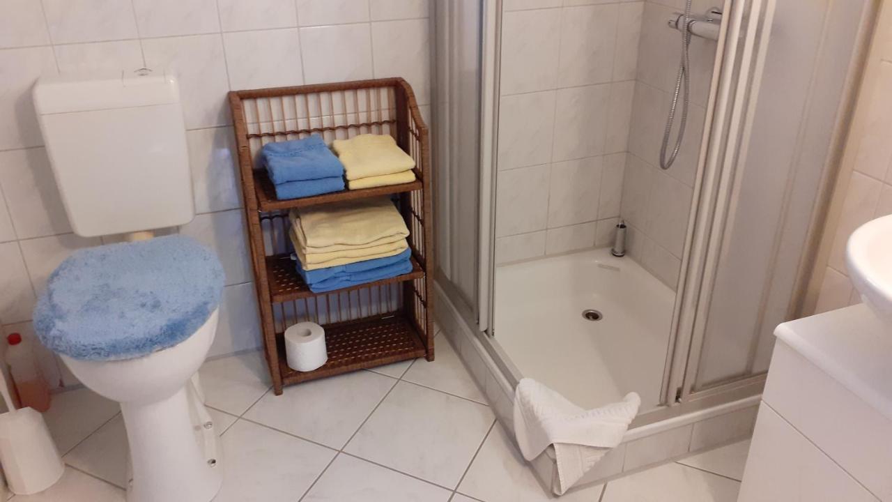 Preisbewusste Fuer 2 Personen U. Kleinkind Appartement *